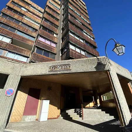 Apartment Serac - Location: En De La Station Mae-9020 *